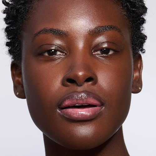 Clarins Lip Perfector | Award-Winning | Sheer Finish Lip Plumping Gloss | Instant 3D Shine | Nourishing, Hydrating, Softening | Contains Natural Plant Extracts With Skincare Benefits