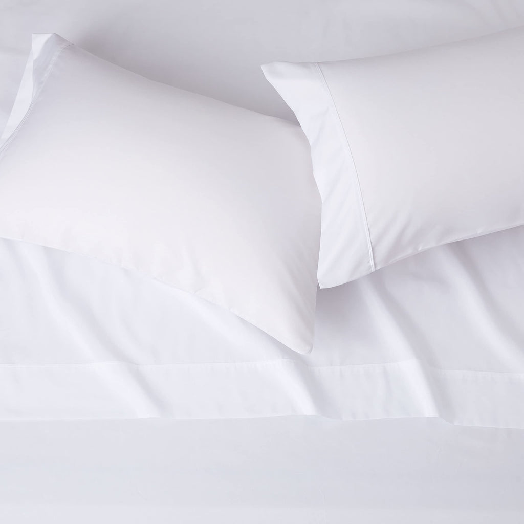 Amazon Basics Lightweight Super Soft Breathable Wrinkle-Resistant Microfiber 4-Piece Bed Sheet Set with 14-Inch Deep Pockets, Queen, Bright White, Solid