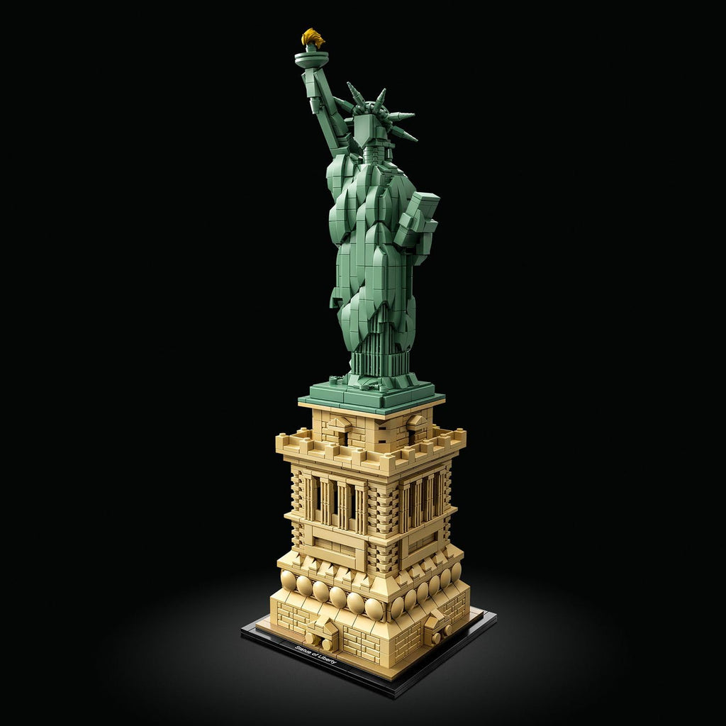 LEGO Architecture Statue of Liberty 21042 Model Building Set - Collectible New York City Souvenir, Creative Home Décor or Office Centerpiece, Great Gift Idea for Adults and Teens