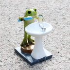 Miniature Frog Garden Statue Outdoor Fairy Animal Figurine for Bathroom