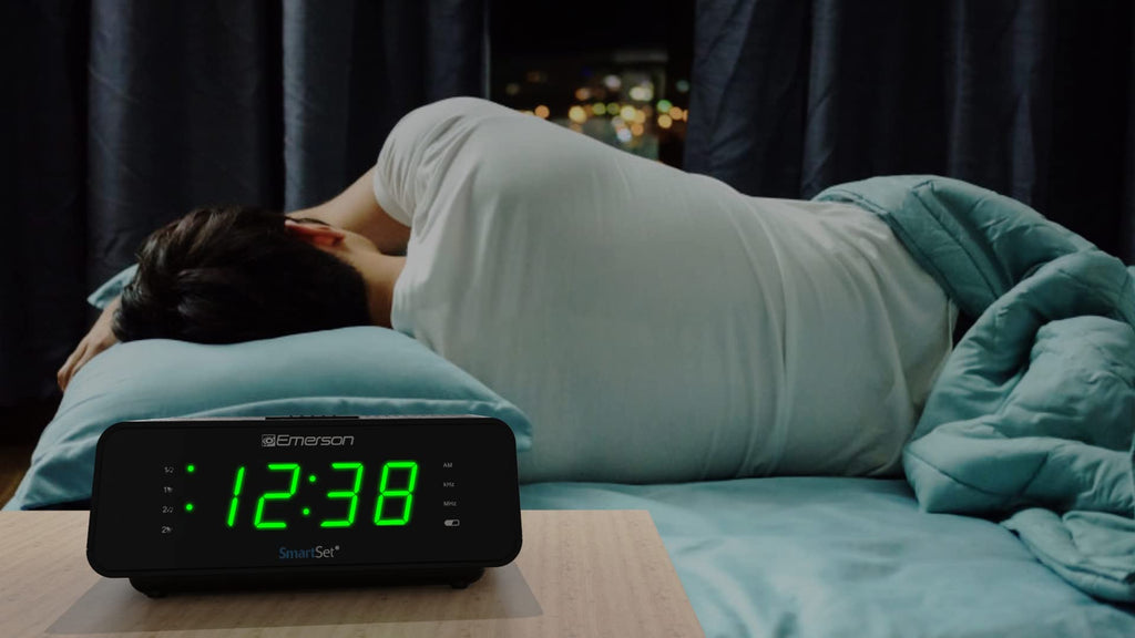 Emerson SmartSet Alarm Clock Radio with AM/FM Radio, Dimmer, Sleep Timer and .9" LED Display, CKS1900 (Black)
