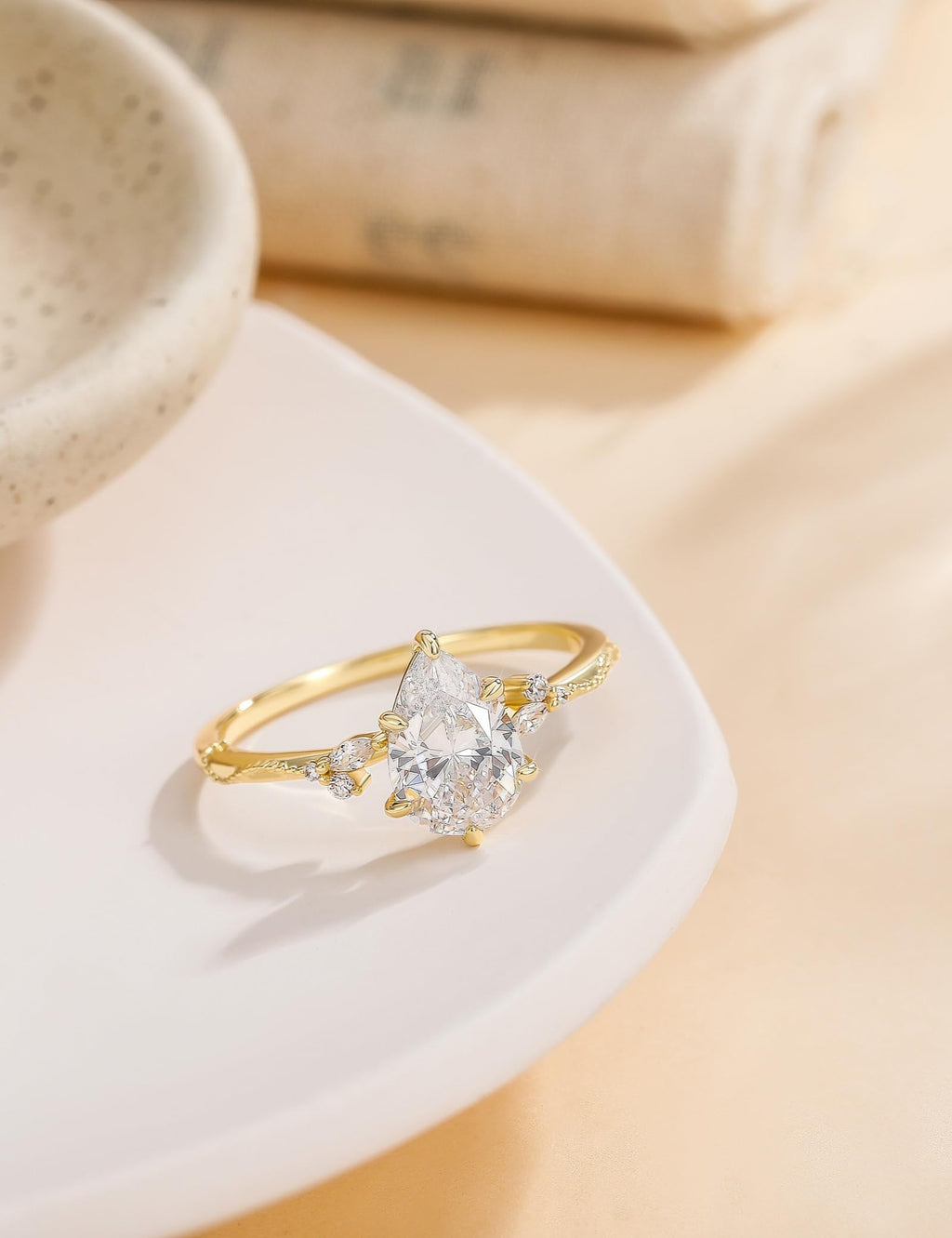 EAMTI 2CT Engagement Rings Pear Cut Wedding Teardrop Bridal Halo Nature Inspired Rings Cubic Zirconia Promise Bands for Women Travel Band 14K Gold Plated Size 7