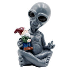 Dnoifne Alien Hugging Gnome Garden Decoration, Resin Dwarf Statue, Waterproof Outdoor Decor for Patio Lawn Porch, Birthday and Housewarming Gifts
