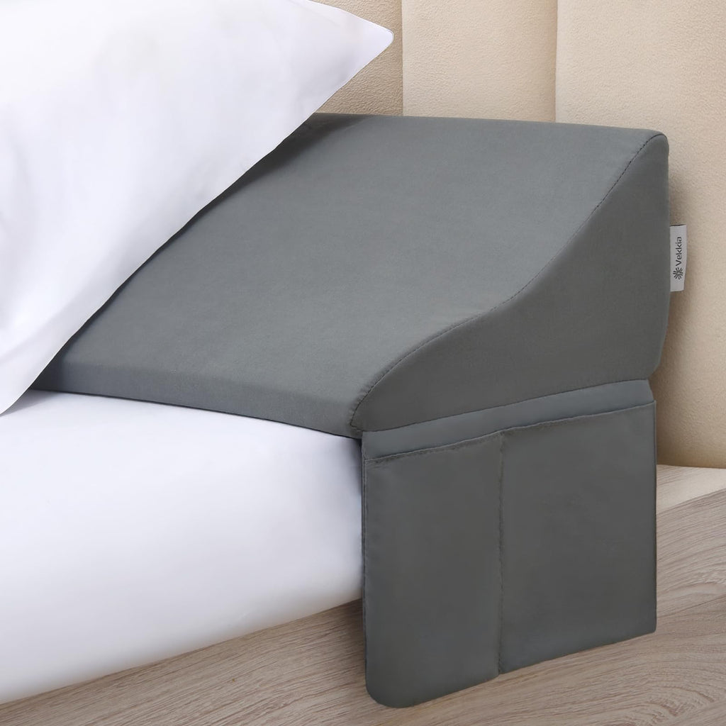 Vekkia Queen Bed Wedge Pillow for Headboard Gap – 0–6" Bed Gap Filler with Firm Foam Support & Extra-Large Pockets – Prevents Lost Pillows, Phones & Small Items(Gray)