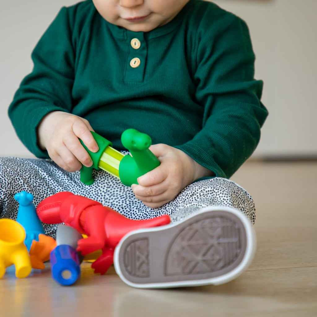 SmartMax My First Dinosaurs STEM Magnetic Discovery Building Set with Soft Animals for Ages 1-5