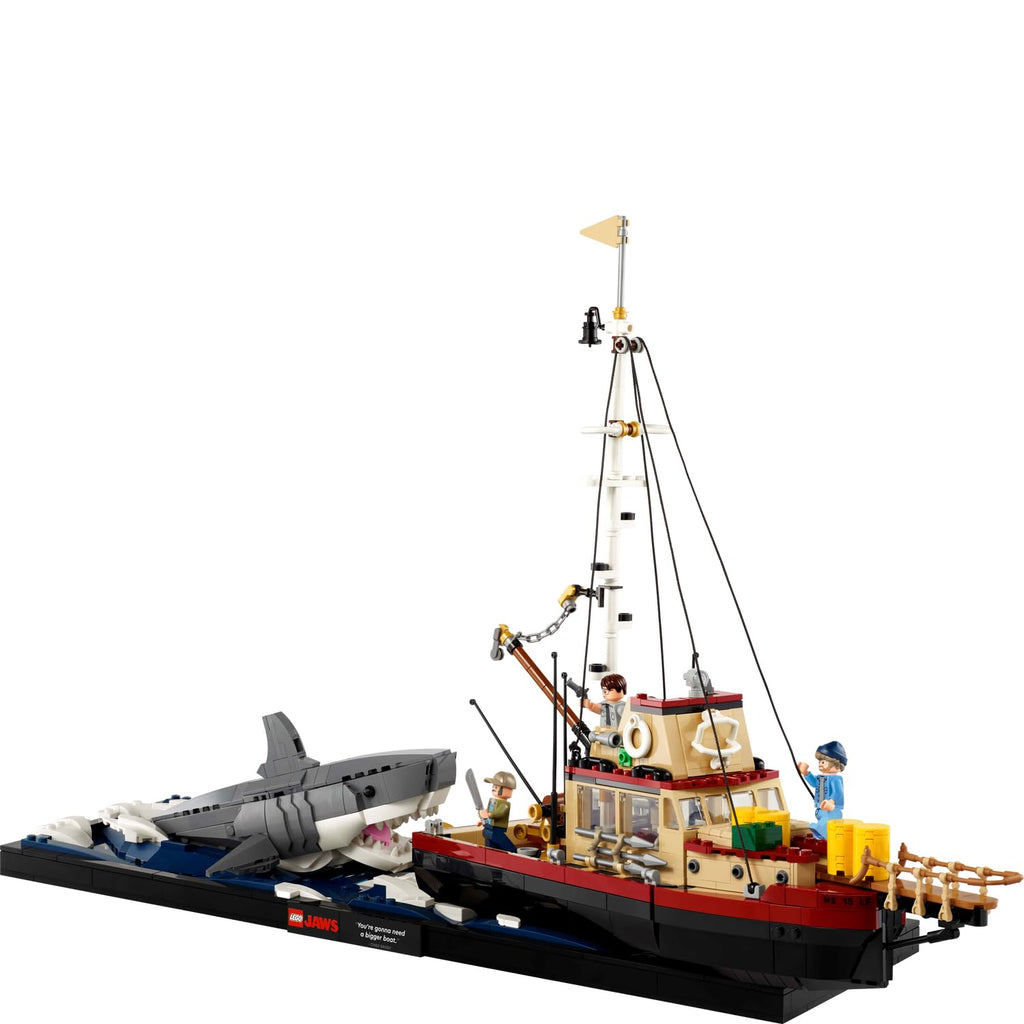 LEGO Ideas Jaws Set - Diorama Kit for Fans of The Classic Movie - Shark Toy - Movie Memorabilia Gift for Adults - Includes Orca Boat and Chief Brody, Hooper and Quint Minifigures - 21350