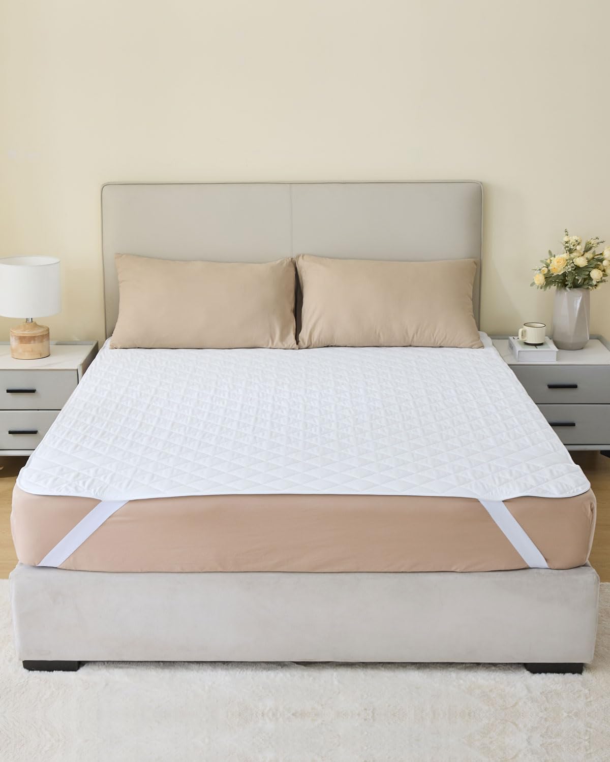 KANECH Large Incontinence Bed Pads Washable with Straps - 60"x80" Queen Size - Heavy Absorbency Waterproof Mattress Pad Protector for Bed - Reusable Underpads for Adults, Elderly