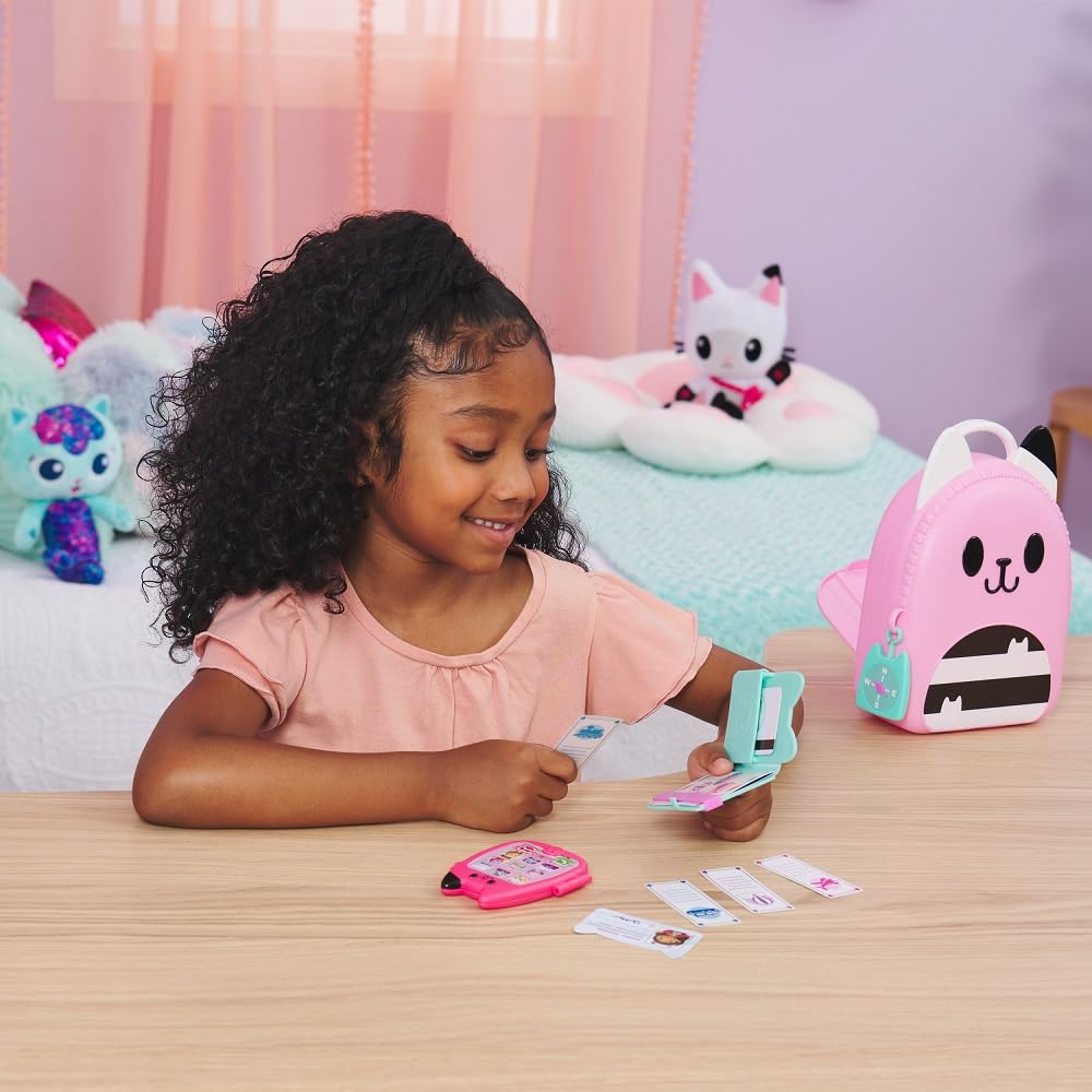 Gabby's Dollhouse, Gabby Girl On-The-Go Travel Set, Pretend Play Travel Toys, Toy Passport, Toy Phone and Compass Charm, Kids Toys for Girls & Boys 3+