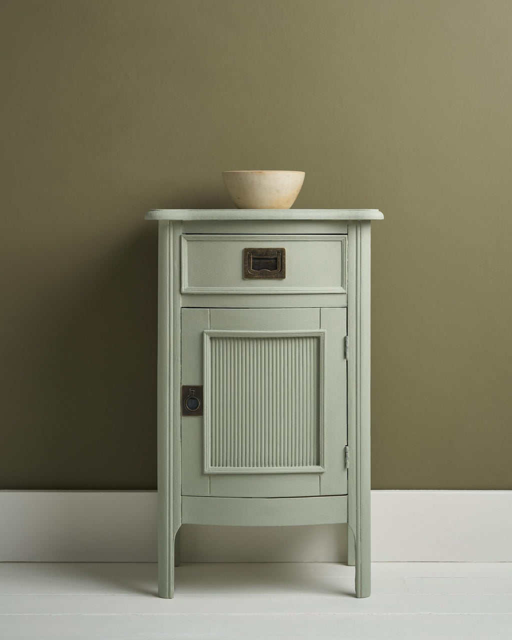 Annie Sloan Chalk Paint® (Coolabah Green, 120 ml/4.06 Fl Oz) a unique decorative paint for furniture, cabinets and home décor with no sanding or priming