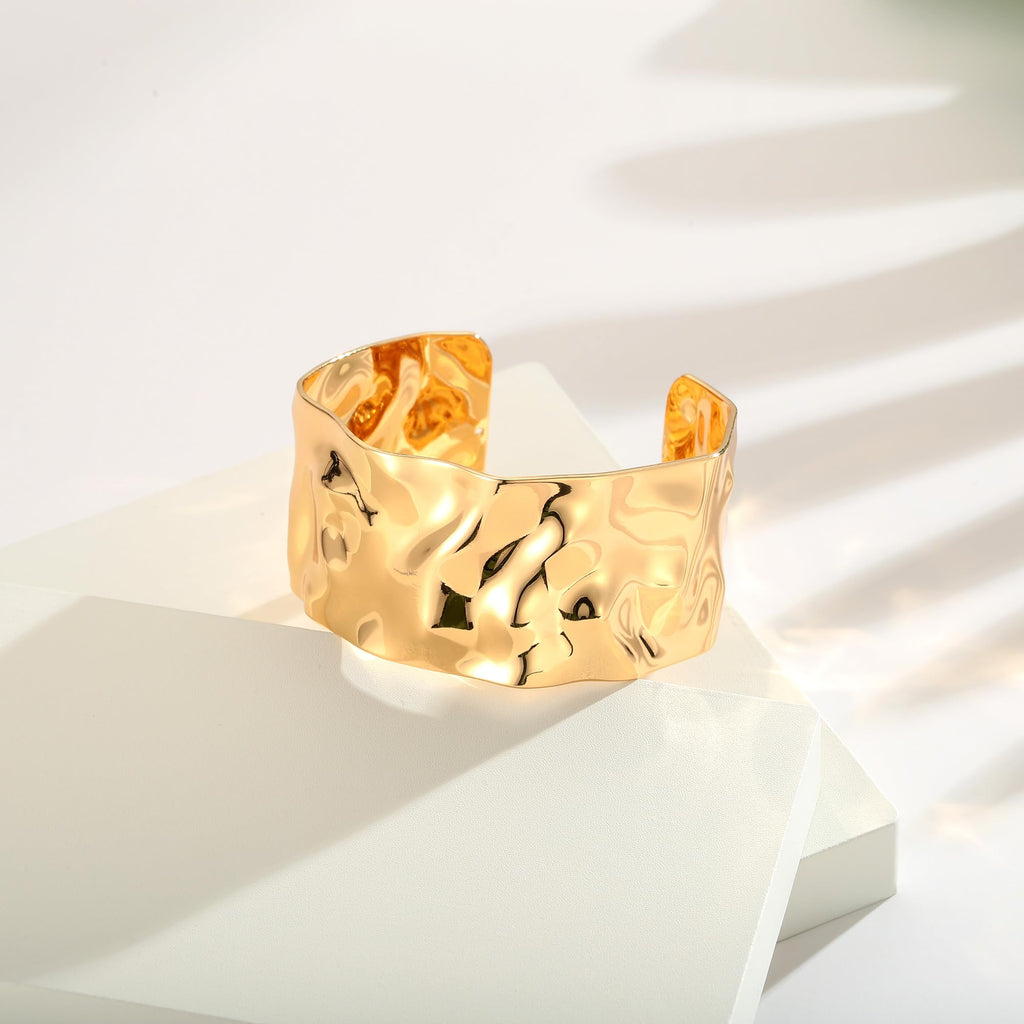 WOWORAMA Hammered Gold Chunky Cuff Bracelet for Women