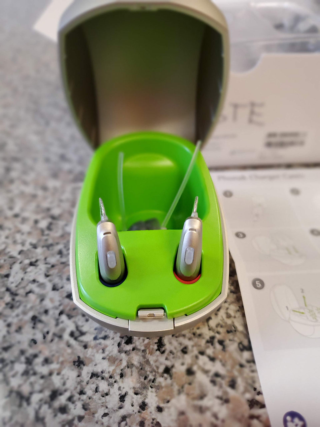 Phonak BTE Charger for Hearing Aids (Marvel & Paradise Naida Technology), Green, Basic Style, Wall Mount, USB Type A Connectivity