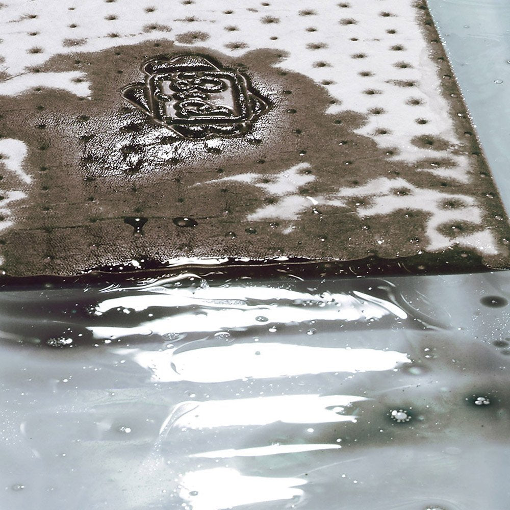 PIG Oil Mat - Oil-Only Absorbent - 100 Pads per Dispenser Box - 15" x 20" - Absorbs Up to 28 Ounces - Heavyweight - MAT440