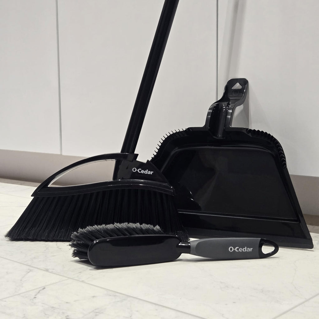 O-Cedar Indoor & Outdoor Strong Sweep Broom & Brush Bundle | Heavy Duty Bristles Remove 99% of Dust & Dirt in One Sweep | Step-On Dust Pan | Safe for Hardwoods, Powerful on Outdoor Debris