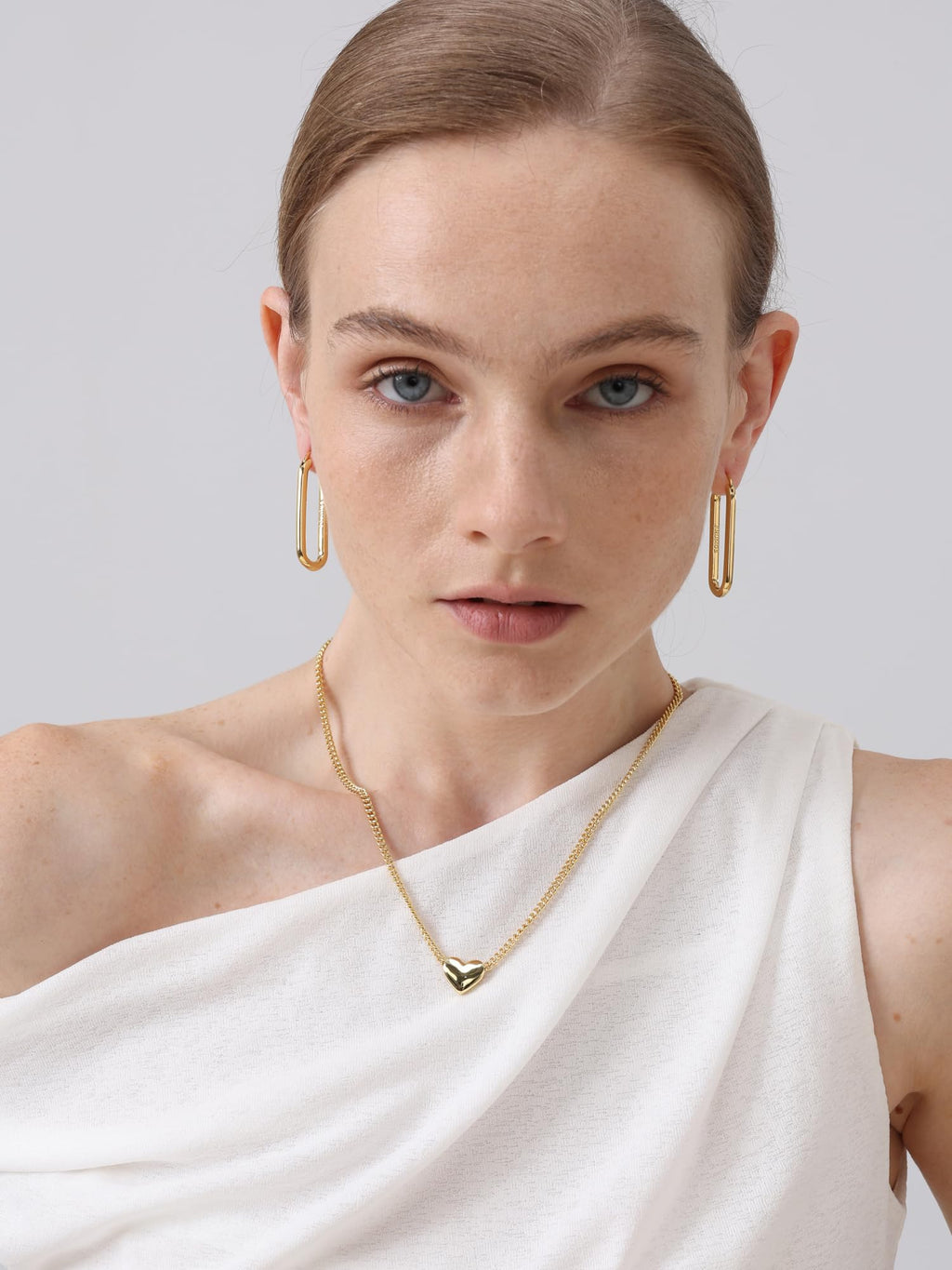 FRUMOS 18K Gold Plated Oval Hoop Earrings, Chunky Thick Huggie Earrings for Women, Hypoallergenic Jewelry