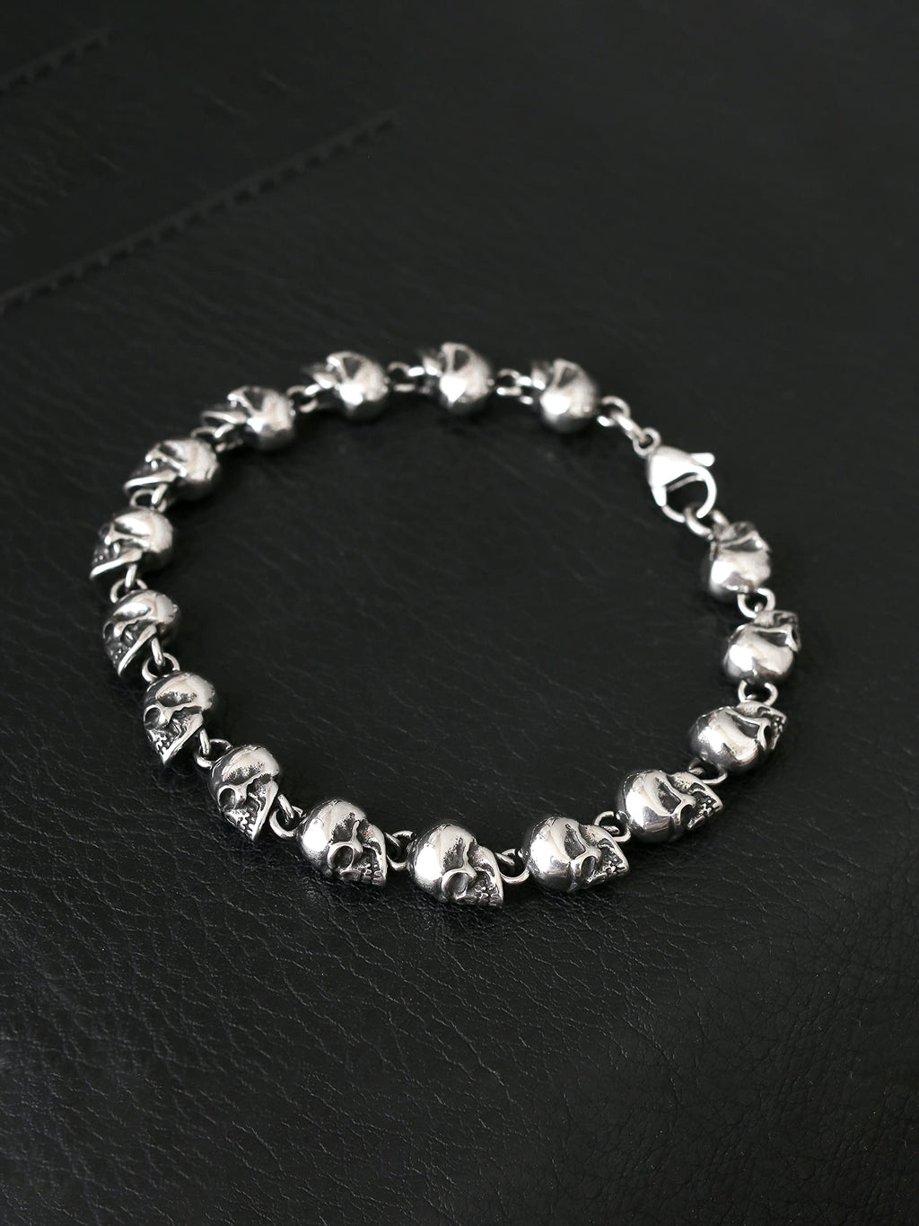 HAQUIL Gothic Skull Beaded Link Bracelet for Men, Skull Jewelry Gift