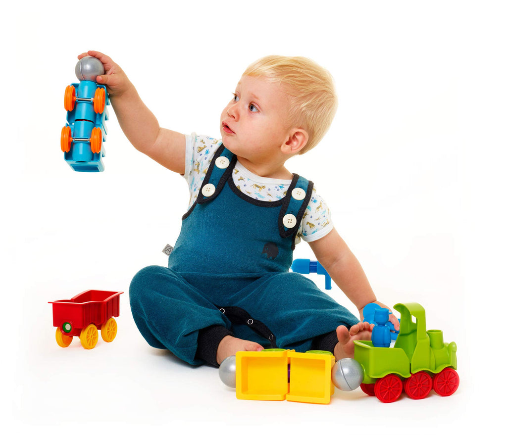 SmartMax My First Animal Train STEM Magnetic Discovery Play Set with Moving Train and Soft Animals for Ages 1-5