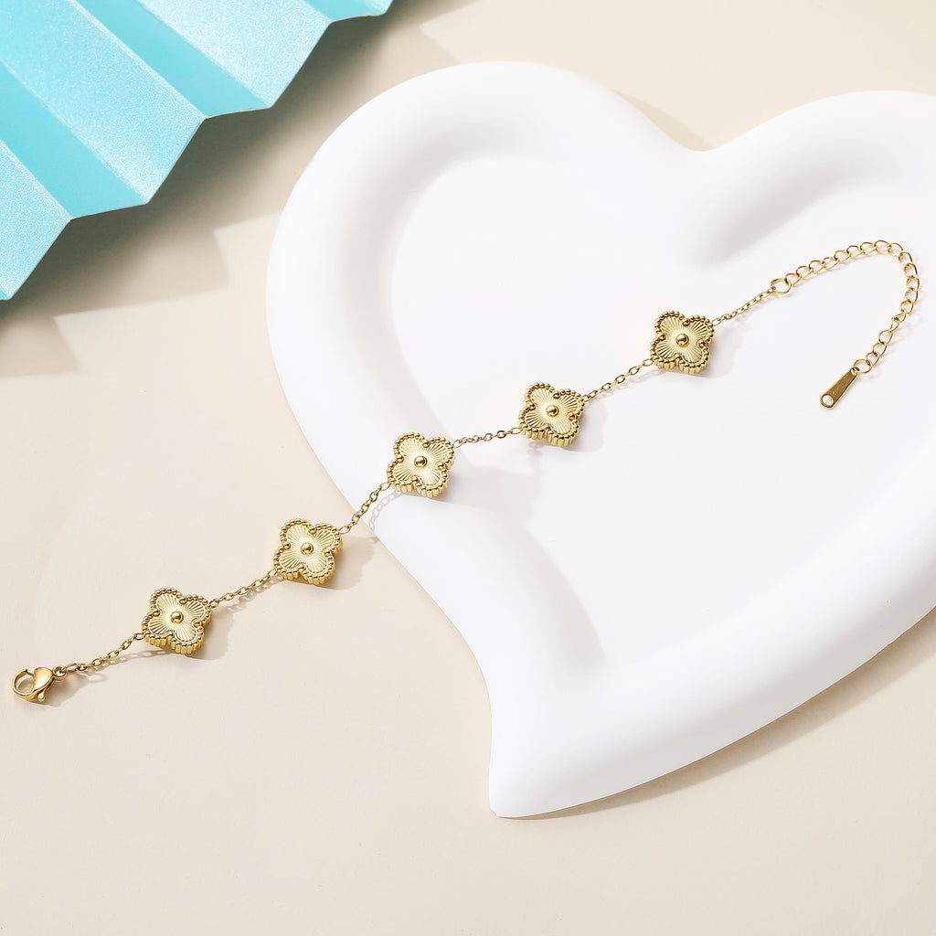 AIPPK 18K Gold Plated Clover Bracelet Set for Women Four Leaf Lucky Flower Bracelets Fashion Simple Jewelry Gifts for Women 3Pcs，white+black+gold