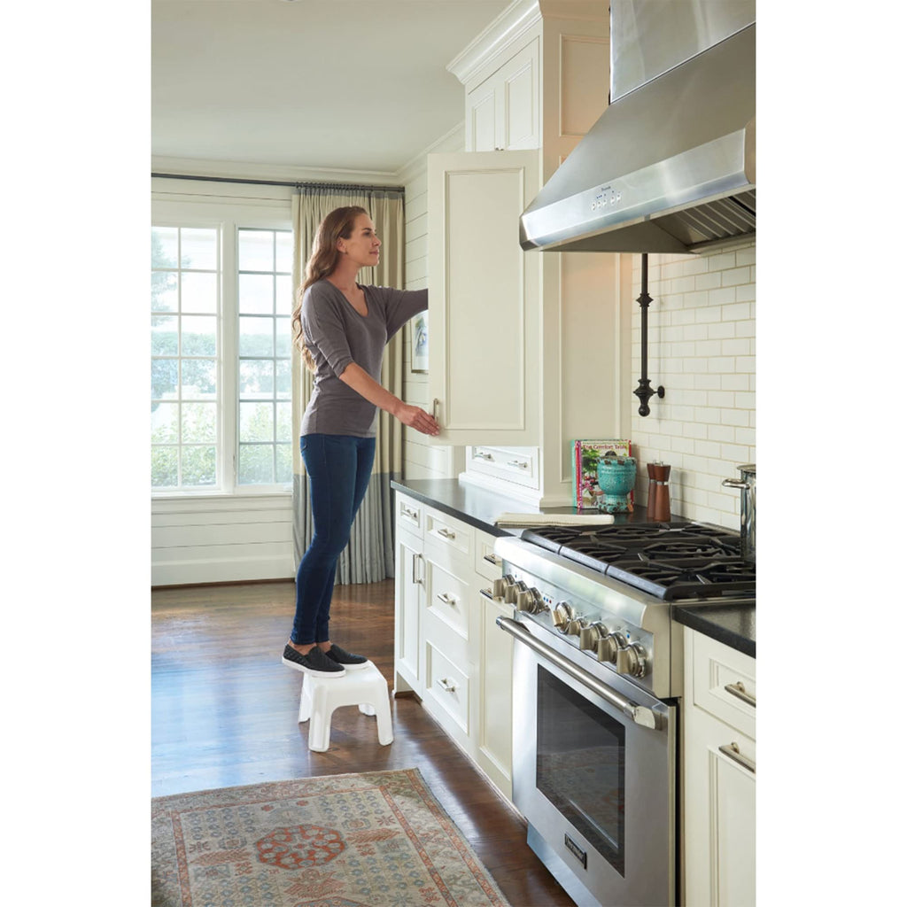 Rubbermaid Step Stool 9.5-Inch High White Plastic Small Single Step Stool for Kids/Adults in Home/Kitchen/Laundry/Garage/Bathroom