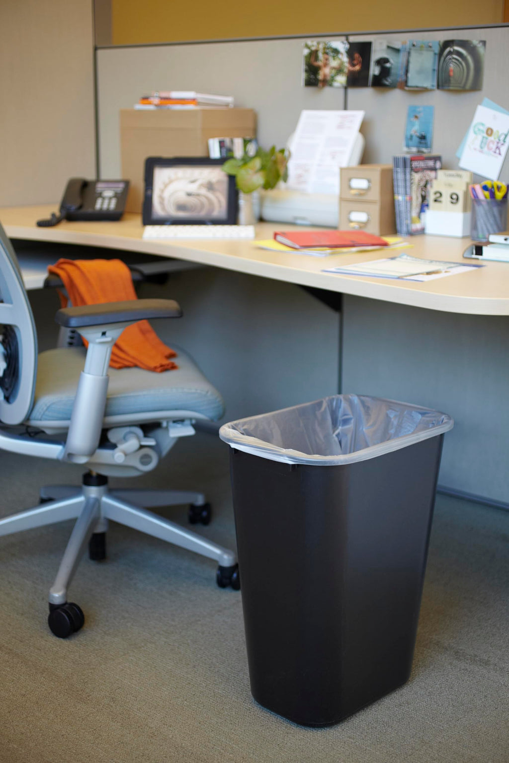 Rubbermaid Commercial Wastebasket Trash Container, 41QT/10.25 GAL, Plastic, Black, Stackable Trash Can for Bedroom/Bathroom/Office, Fits Under Desk/Sink/Cabinet