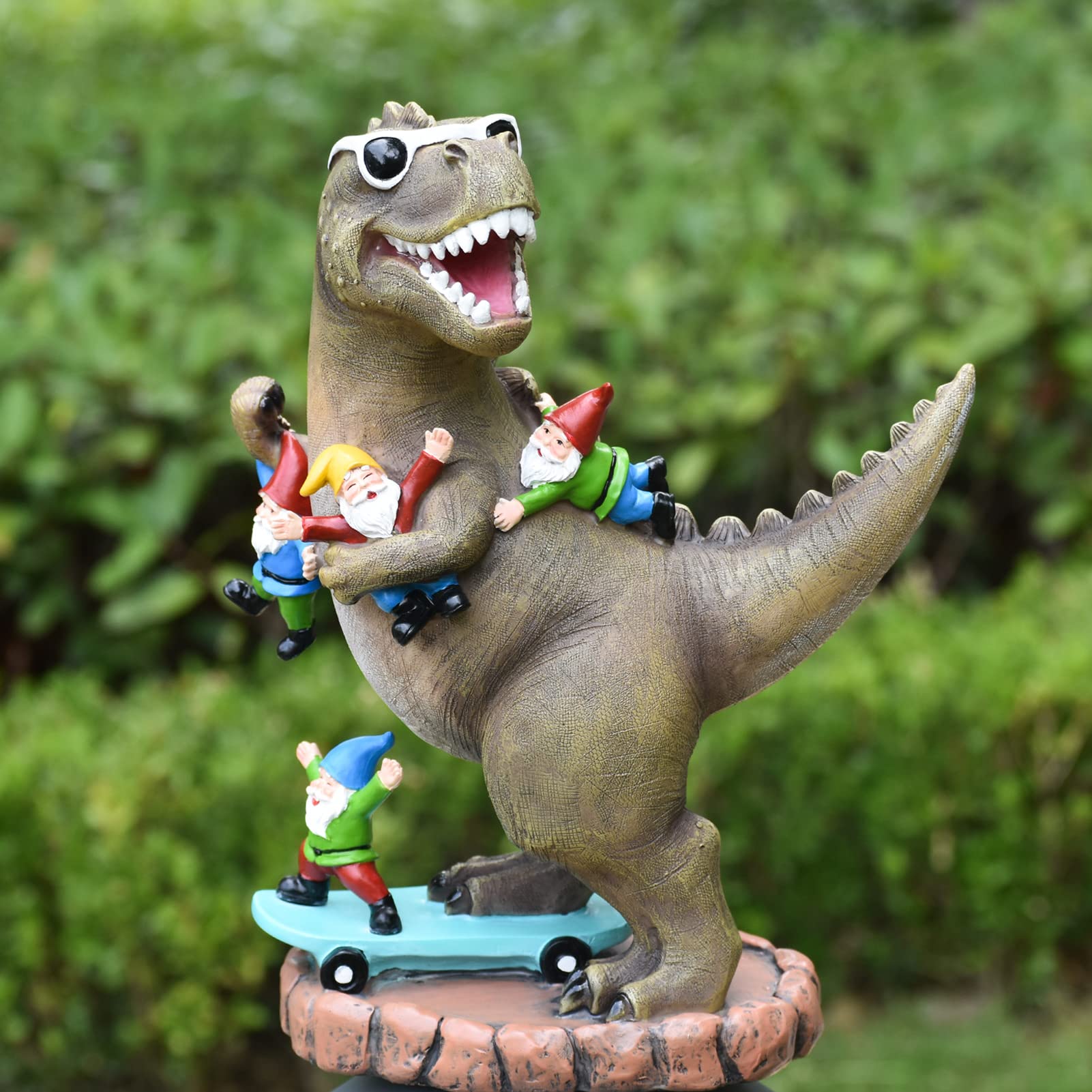 ACHYHAVIN Garden Statue Outdoor Decoration, Cool Dinosaur Play Skateboard with Gnomes Figurines, Indoor Outdoor Decor Art for Patio Lawn Yard, Housewarming Garden Gift…