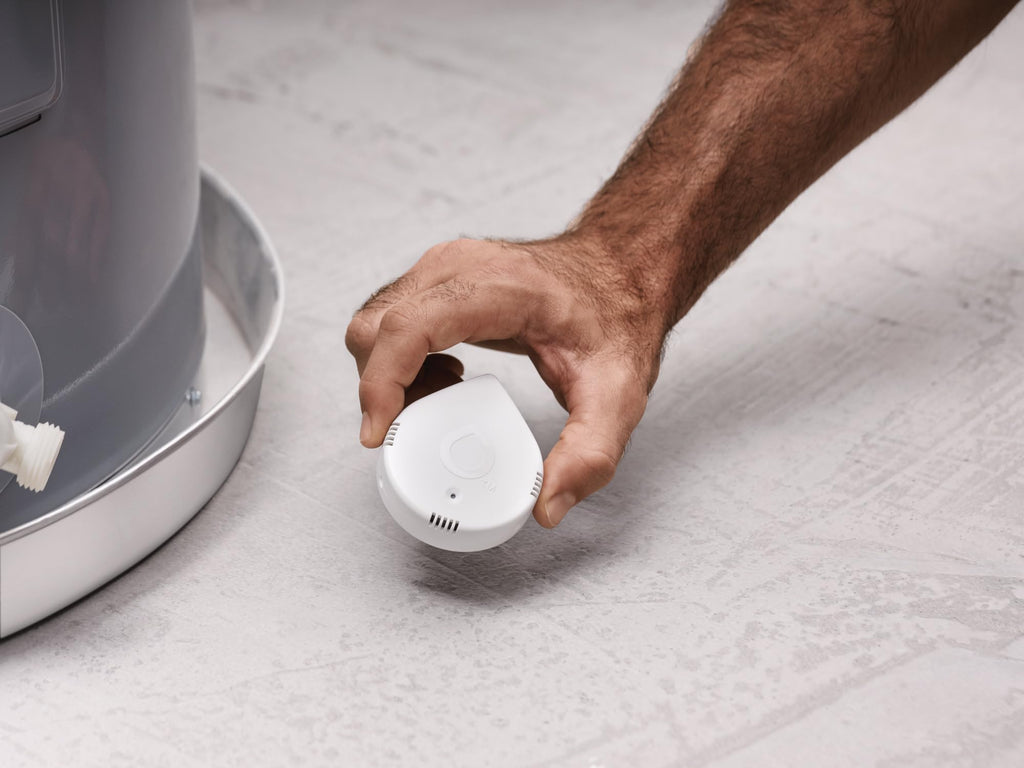 Moen White Flo Smart Water Leak Detector, Water Sensor Alarm for Home, 3-Pack, 920-005