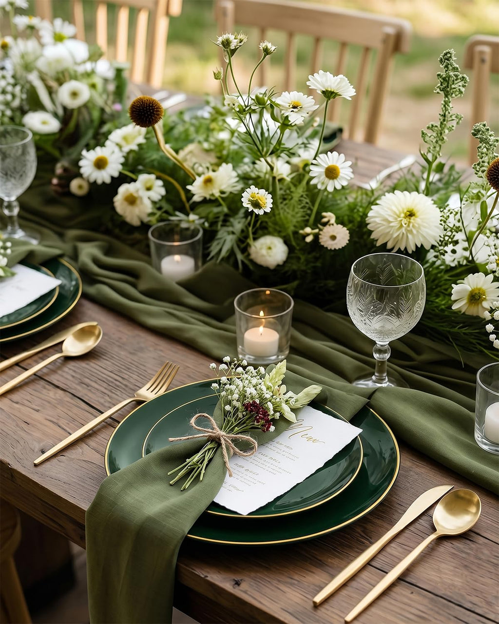 PULOTE 100PCS Green Plastic Plates - Green Disposable Plates With Gold Rim - Include 50 Pieces Dinner 10.25inch,50 Pieces Dessert 7.5inch for Party&Christmas