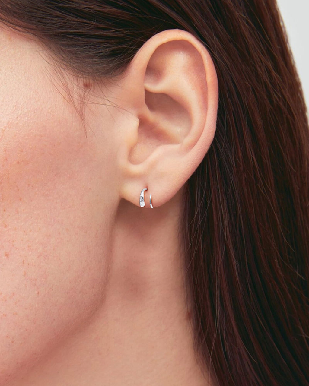 Desnuage Tiny Double Hoop Earring S925 Sterling Silver Small Hammer Texture Hoop Hypoallergenic Spiral Twist Earrings for Women Trendy