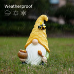 LA Jolie Muse 11.3'' Solar Gnomes Garden Statues-Resin Bee Garden Gnomes Figurine Holding Honey Jar with Solar Lights, Outdoor Gnomes Decorations for Yard Patio Lawn Porch, Garden Gifts for Mom