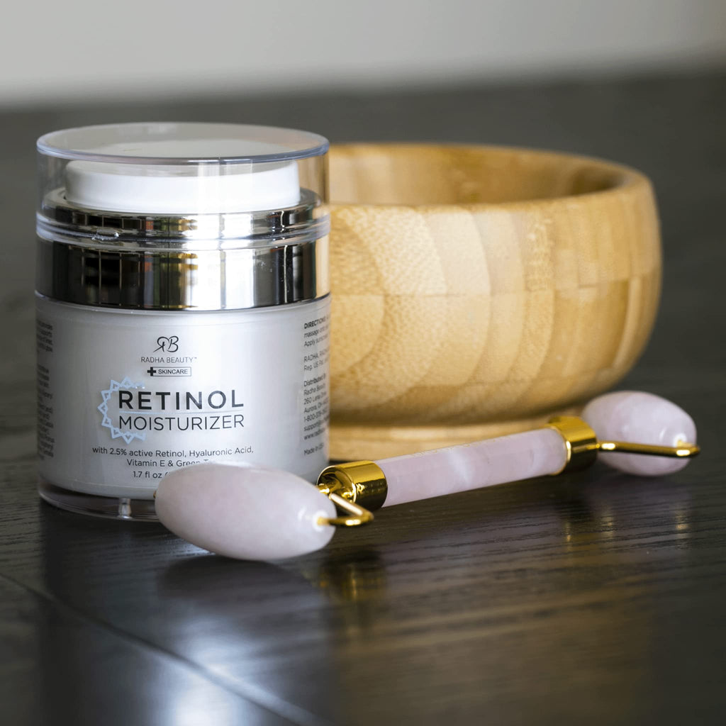 Radha Beauty Moisturizing Miracle Retinol Cream for Face - with 2.5% Retinol, Hyaluronic Acid, Vitamin E and Green Tea. Luxury Night and Day Cream 1.7 fl oz.