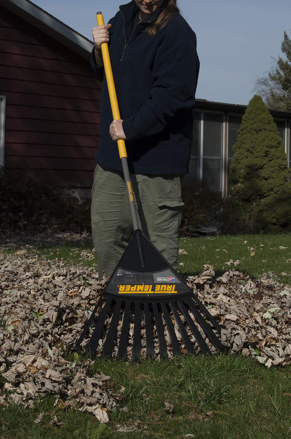 True Temper 2914912 Clog Free Poly Leaf Rake with 48 in. Hardwood Handle with Cushion Grip, 24 Inch