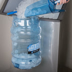 San Jamar Saf-T-Ice Ice Tote with Ice Machine Hanger for Bars, Restaurants, Kitchens, and Fast Food, Polycarbonate, 6 Gallons, Blue, (Pack of 2)