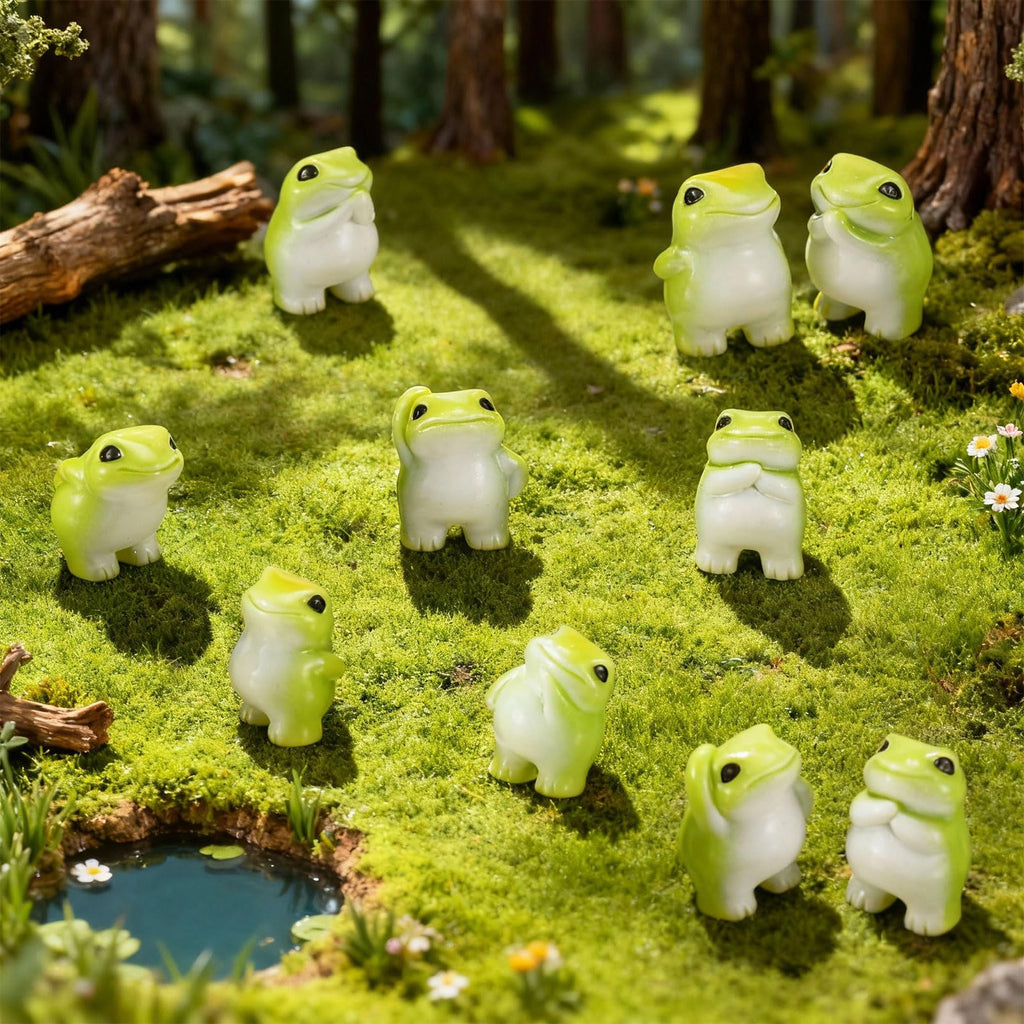 Novabright 30 Pcs Mini Resin Frogs, Small Figurines to Hide Bulk