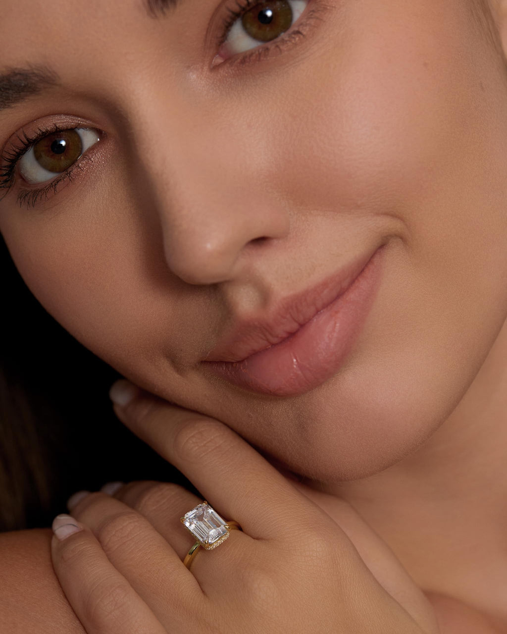 Michooyel 18K Gold Plated Emerald Cut 4ct Engagement Ring Cubic Zirconia Sterling Silver Women's Ring Wedding Ring Promise Ring