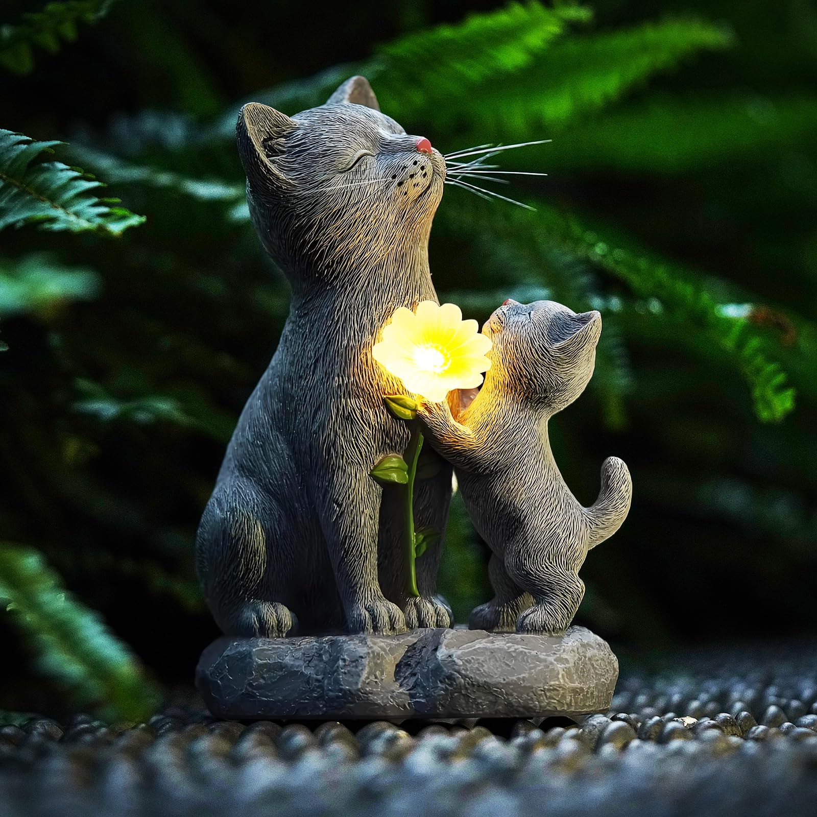 QZFFZQ Solar Cat Garden Statue Outdoor Decor - Mother & Kitten Figurines with Flower LED Light, Outside Yard Art Patio Balcony Lawn Ornament, Unique Gifts for Cat Lover