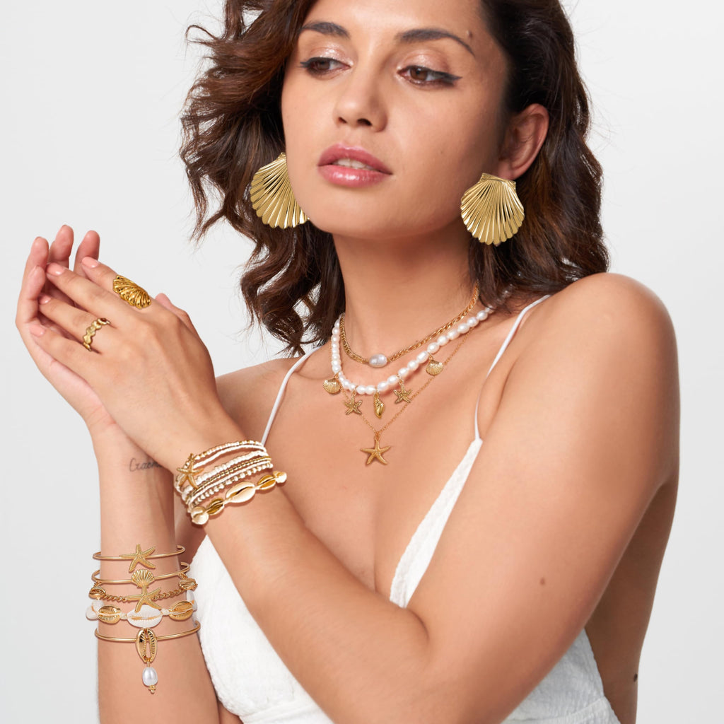 Vieyomn 32 Pcs Starfish Seashell Jewelry Set for Women Layer Necklace Bracelets Stackable Shell Starfish Rings Stud Earrings Pearl Beach Vacation Accessories