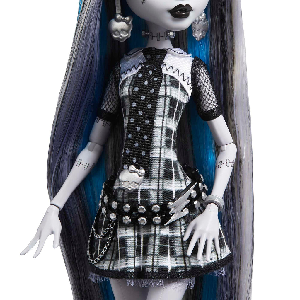 Monster High Reel Drama Doll, Lagoona Blue in Black and White, Collectible Reproduction with Doll-Size and Life-Size Posters, Horror Flick Theme
