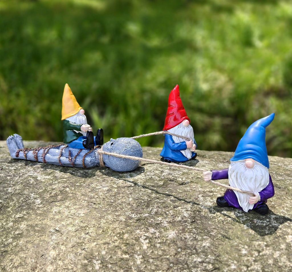 qumHmup Garden Gnomes with Alien Figurine, Polyresin Naughty Gnome Statue for Patio Lawn Garden Porch Fence Outdoor Decoration