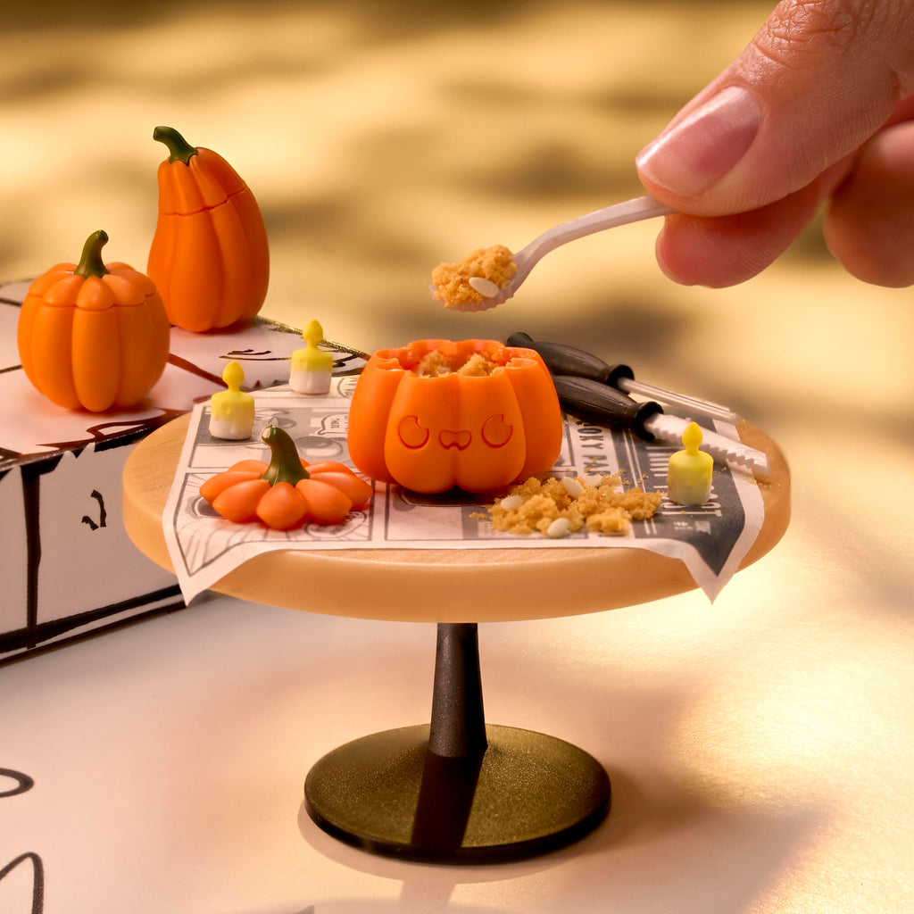 MGA's Miniverse Make It Mini Halloween (3 Pack), Beetlejuice, Mini Collectibles, Mystery Blind Packaging, Spooky, Halloween, Seasonal, DIY, Crafts, Resin Play, Replica Food, NOT EDIBLE, Collectors, 8+