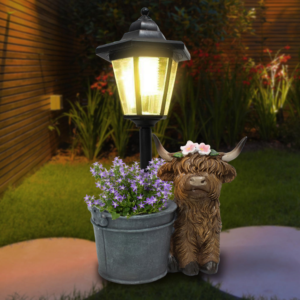 Muzzysse Highland Cow Statues Outdoor Solar Sculptures with Solar Lights and Flowerpot Funny Garden Decor Animal Figurines Resin Outdoor Statues for Patio Yard Lawn Balcony Grandma Mom Gifts