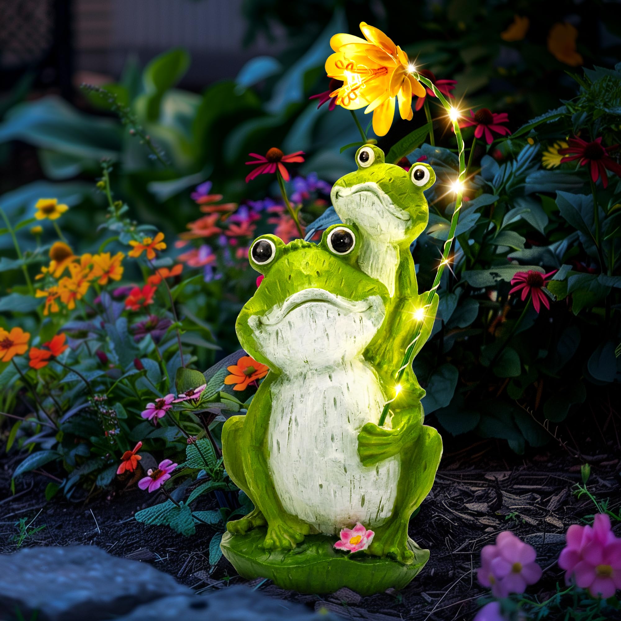 GIGALUMI Solar Garden Statues, Loving Frog Garden Decor