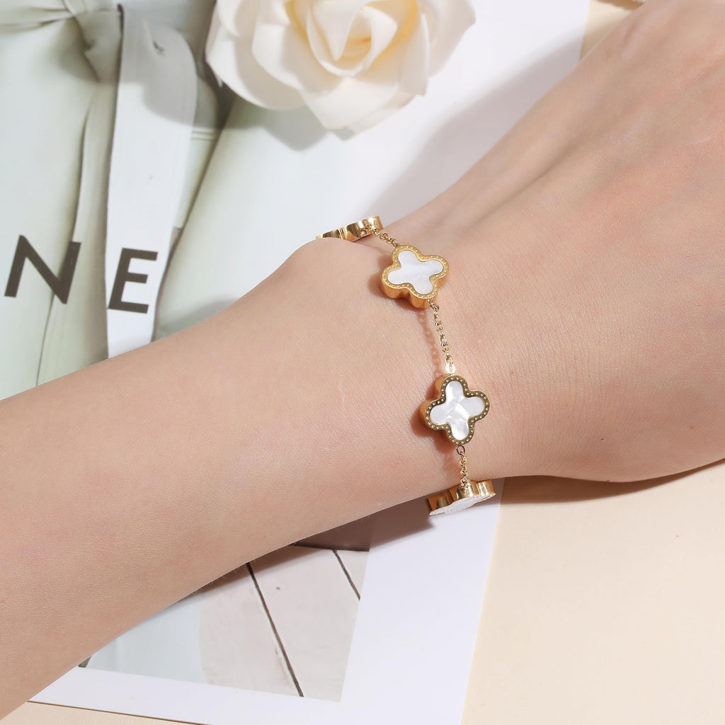 AIPPK 18K Gold Plated Clover Bracelet Set for Women Four Leaf Lucky Flower Bracelets Fashion Simple Jewelry Gifts for Women 3Pcs，white+black+gold
