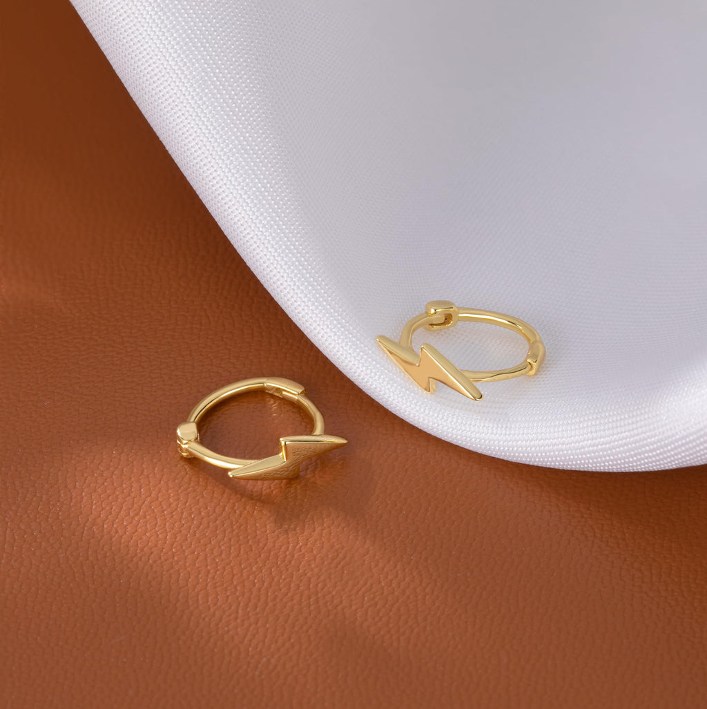 Reffeer Solid 925 Sterling Silver Lightning Bolt Hoop Earrings for Women Teen Girls Lightning Hoop Earrings Cartilage Huggie Earrings (B-18K Gold)