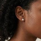 SLUYNZ Solid 925 Sterling Silver Little Daisy Earrings Studs for Women Teen Girls Petite Flowers Studs Earrings (B-Gold Plated)