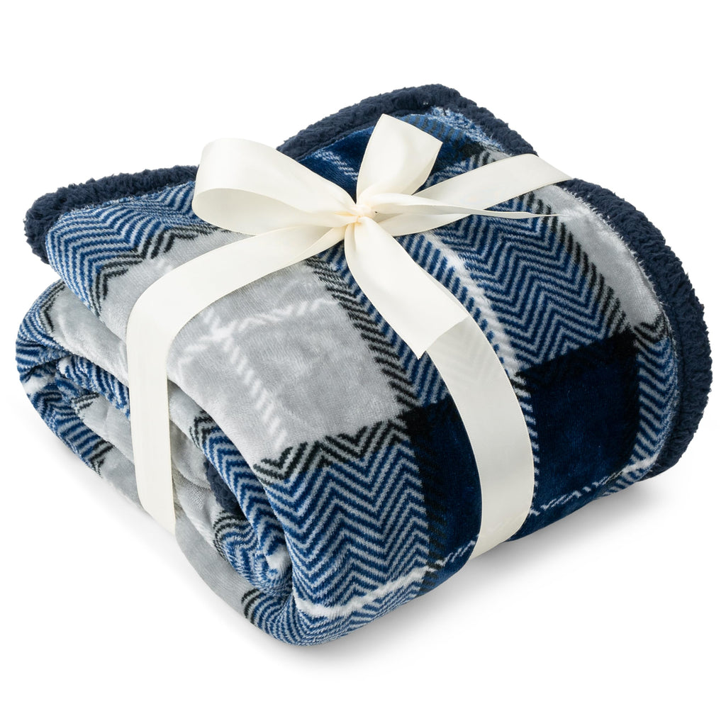 PAVILIA Twin Plaid Sherpa Throw Blanket for Couch Sofa Bed, Navy, 60x80