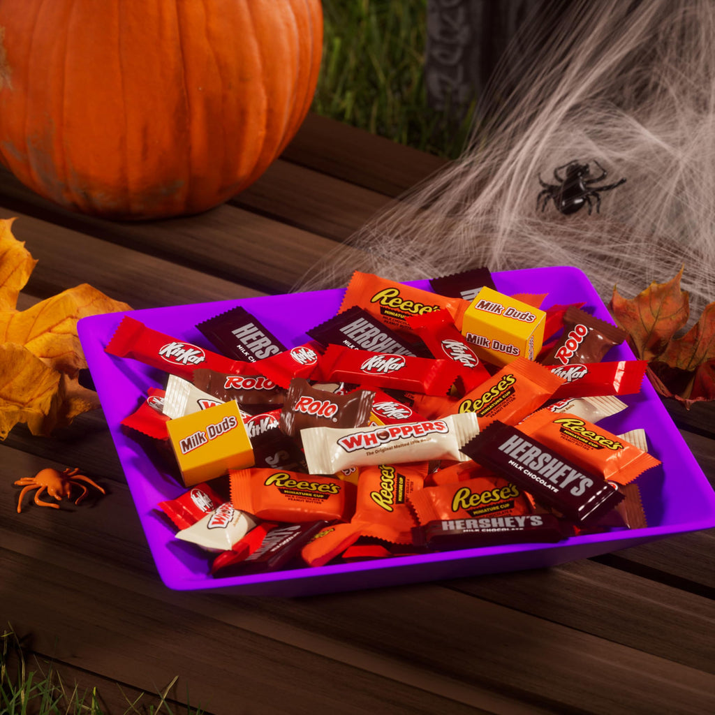 Hershey Miniatures Assorted Flavored, Halloween Candy Bulk Bag, 78.24 oz (275 Pieces)