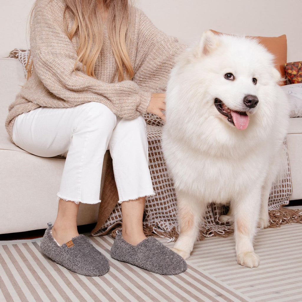 EverFoams Women’s Soft Curly Memory Foam Slippers Grey,7-8 US