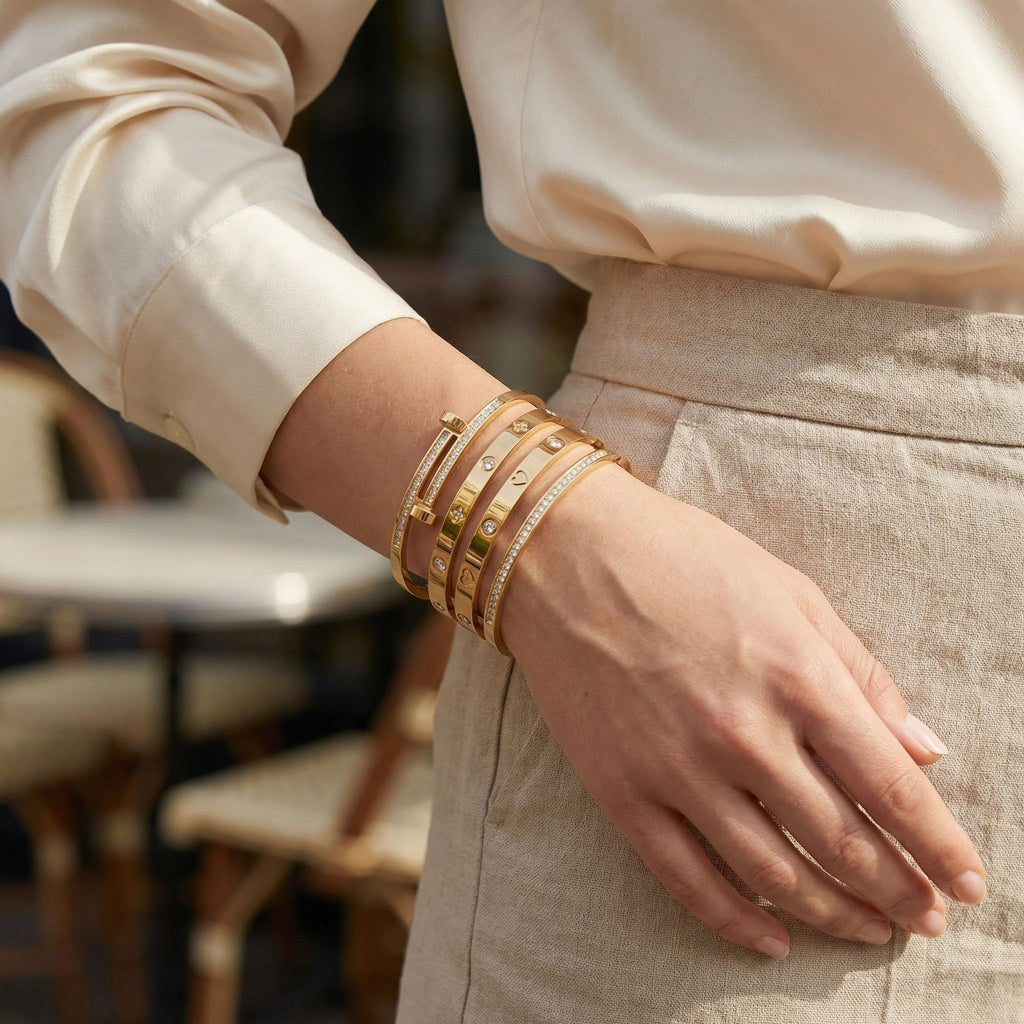 Camhanno Gold Bangle Bracelets for Women, 18K Gold Plated Stainless Steel Stackable Bangles, Non-Tarnish Trendy Jewelry, Ideal Gift for Birthday Anniversary