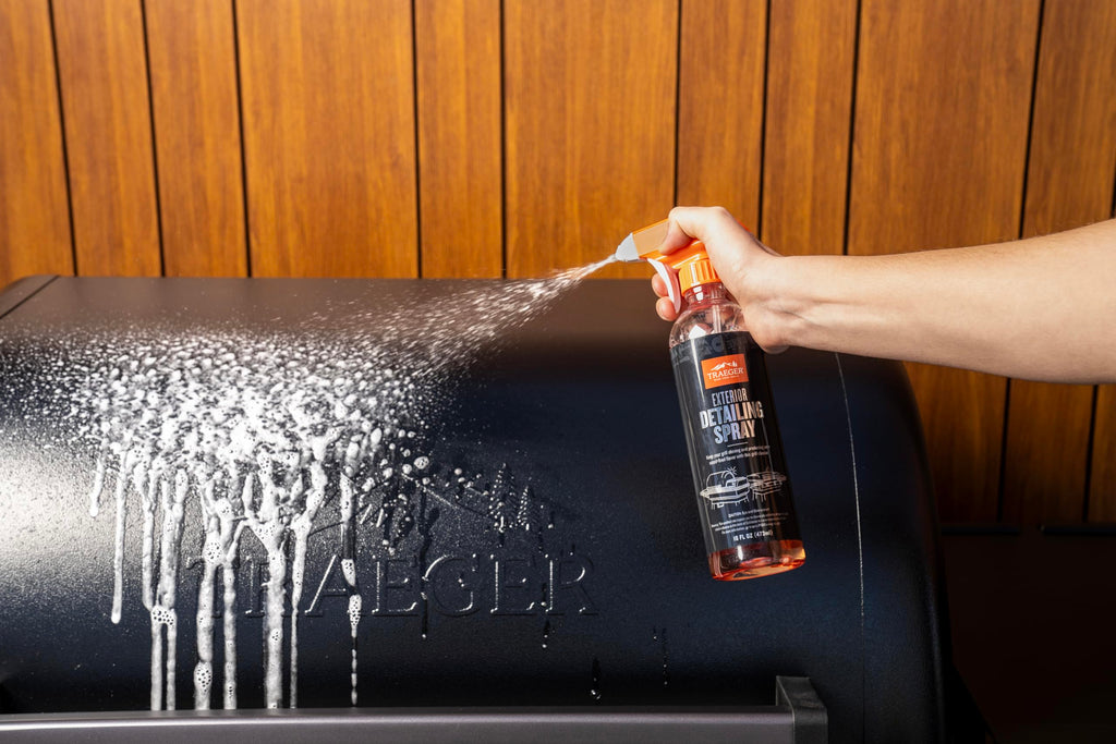 Traeger Grills Deep Cleaning Kit - Exterior Detailing Spray (16oz), Foaming Degreaser (16oz), Grill Scraper & Pad, Microfiber Towels, Nitrile Gloves - Tools for cleaning Grill, Smoker, Oven, Griddle