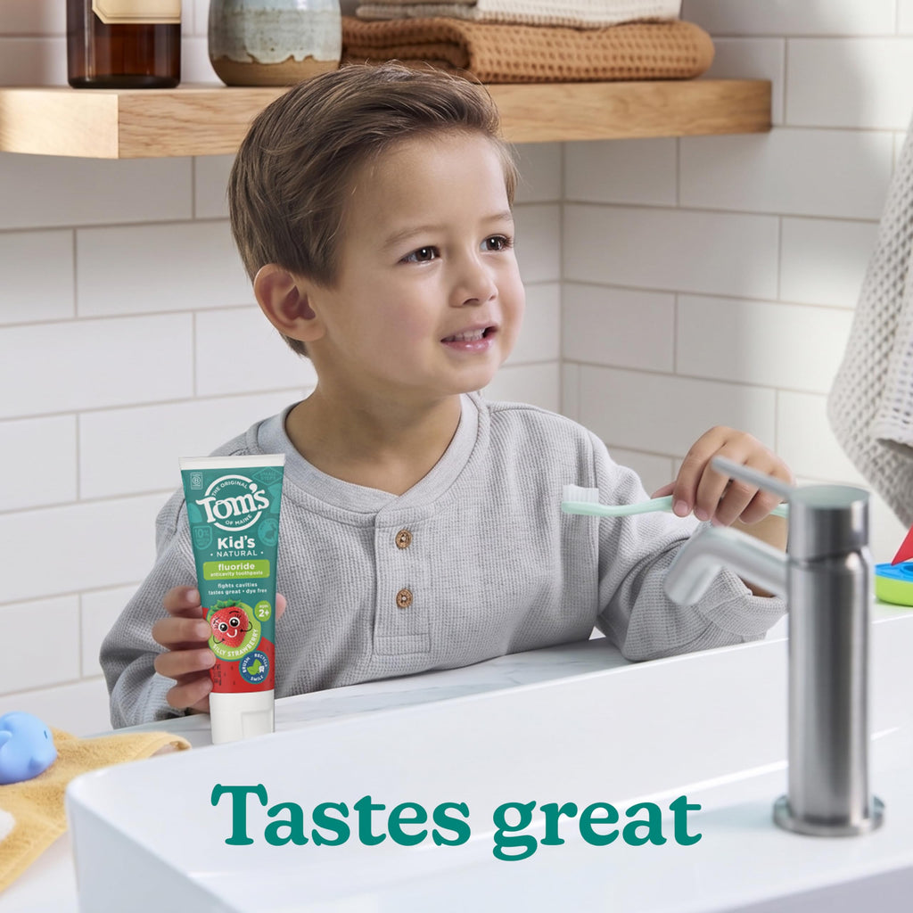 Tom’s of Maine Natural Kids Fluoride Toothpaste, 3 Pack, For Kids Ages 2 and Up, Great Toddler Toothpastes, No Artificial Flavors, Dyes, or Preservatives, Silly Strawberry, 5.1 oz