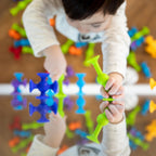 Fat Brain Toys Squigz Starter Set, 24 Piece Suction Bath Toys, Sensory Toys for Kids 3 and Up